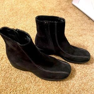 Very comfortable Clark boots
